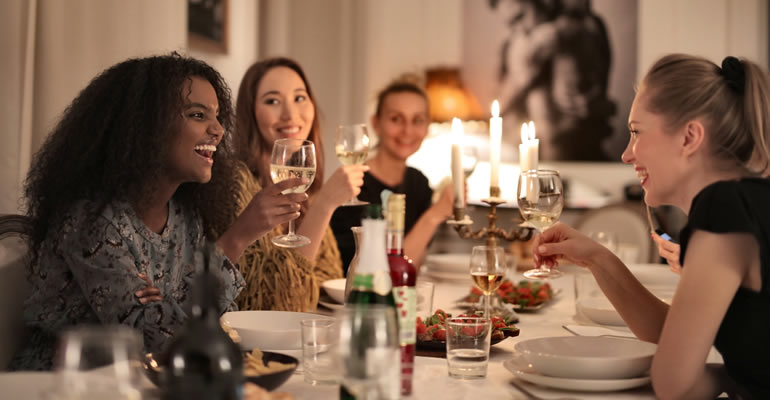 Misafirlerinizi müdavimlere dönüştürün - Restoranlar için CRM